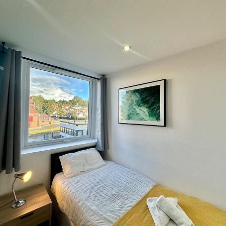 Furnished 2Br - Sunset Haven With Wifi & Free Parking By Brookland Stays Leeds  Zewnętrze zdjęcie